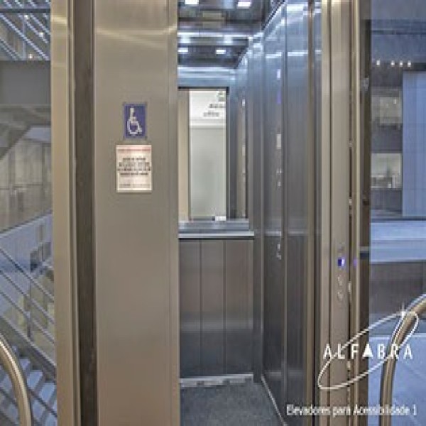 Plataforma elevatória pcd
