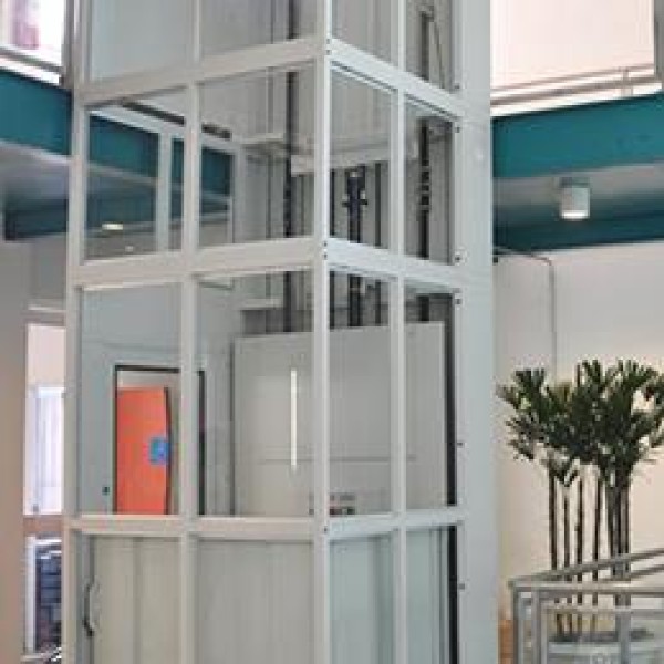 Plataforma elevatória pcd