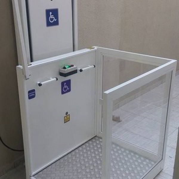 Elevador plataforma para cadeirantes