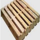 Pallets de madeira usados