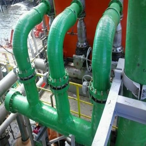 montagem de tubulação de água desmineralizada