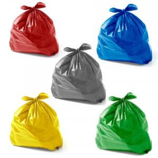sacos de lixo coloridos