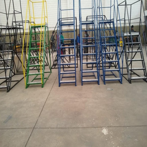 escada guarda corpo industrial