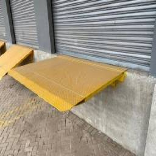 plataforma elevatória de carga veicular