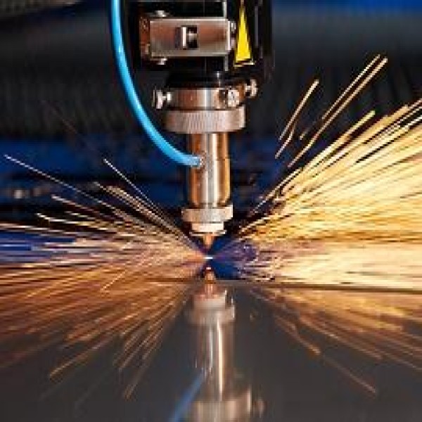 serviço de corte a laser metal