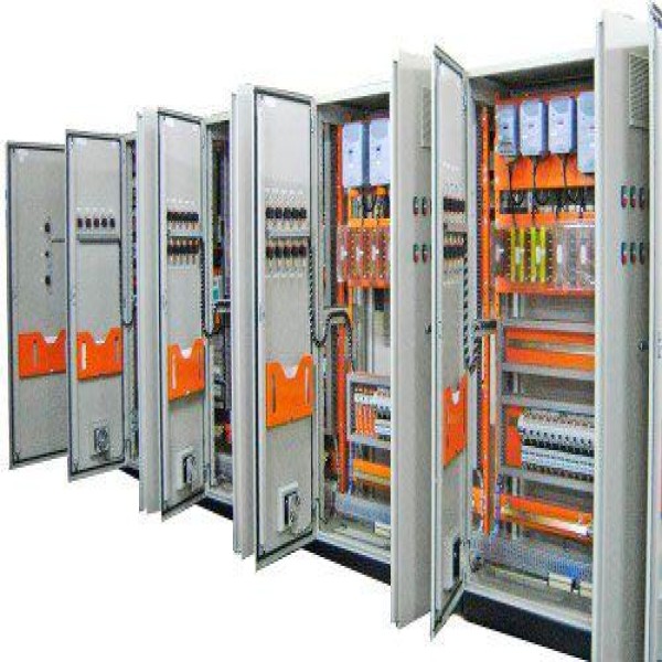 Quadros e painéis elétricos