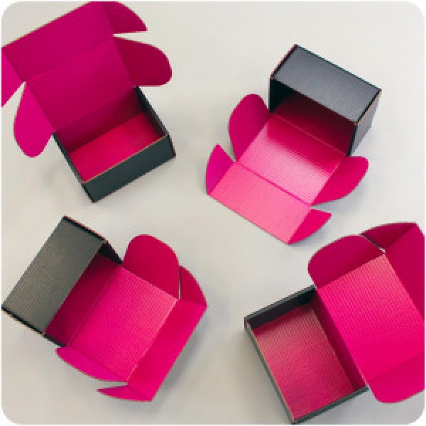 caixas de papelão personalizadas coloridas