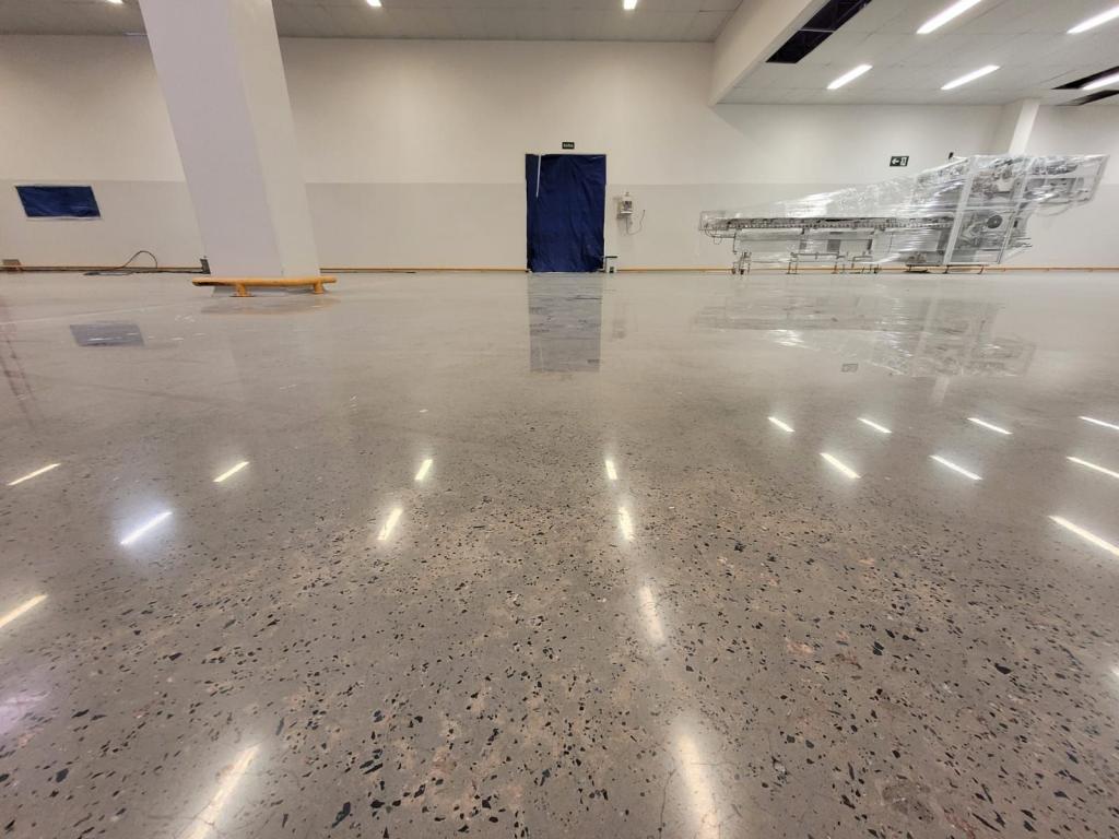 piso lapidado de concreto