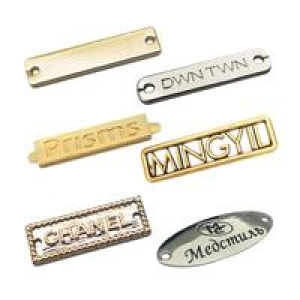 etiqueta de metal para roupas