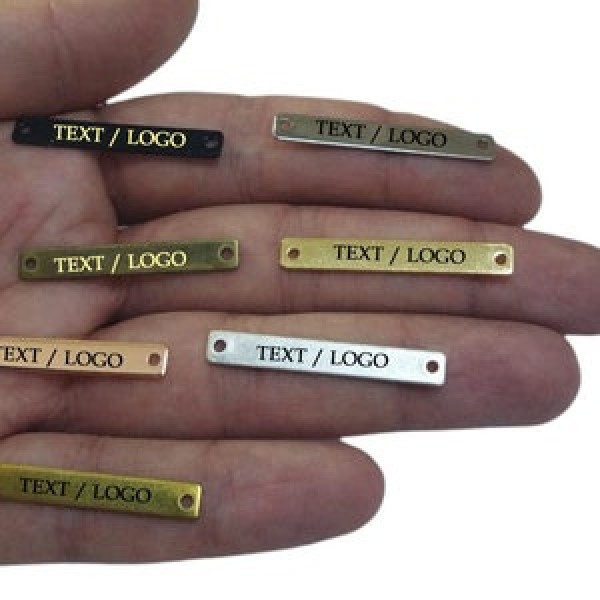 etiqueta de metal para roupas