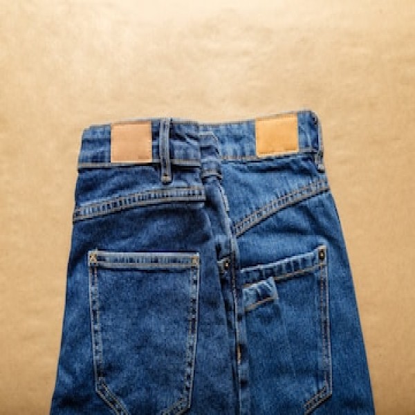 etiquetas em couro para jeans