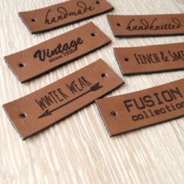 etiquetas personalizadas em couro