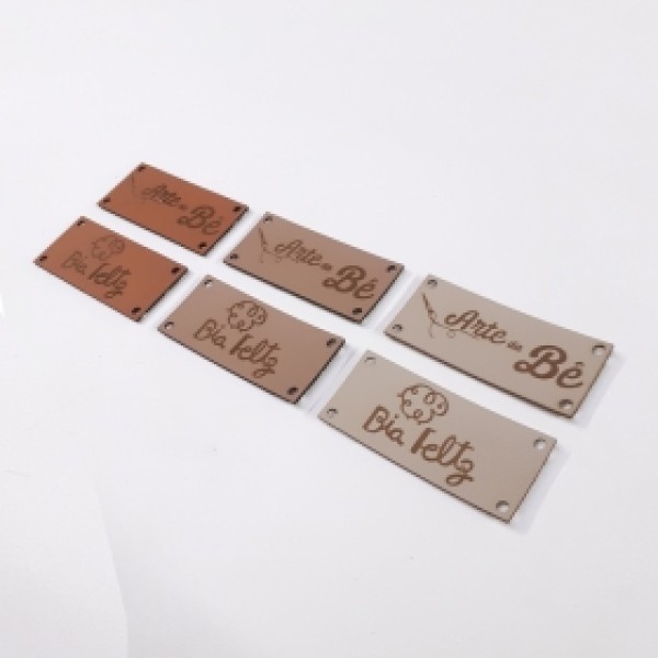etiquetas personalizadas em couro