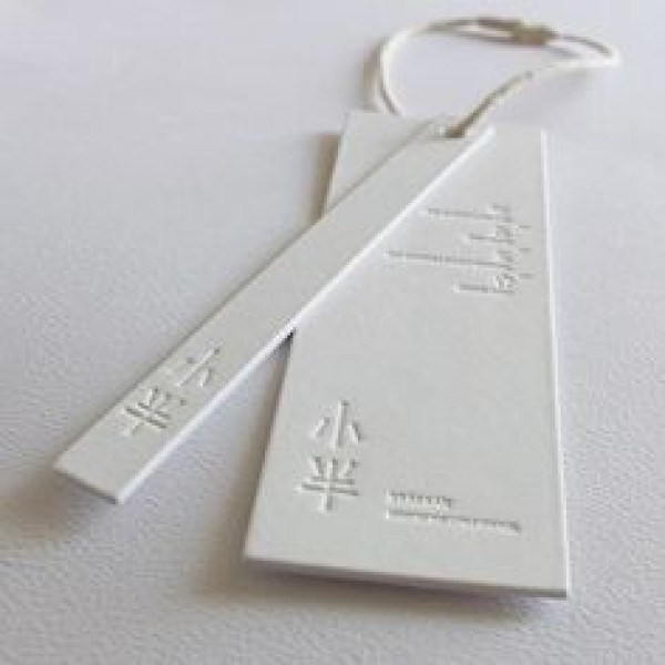 tag de papel kraft