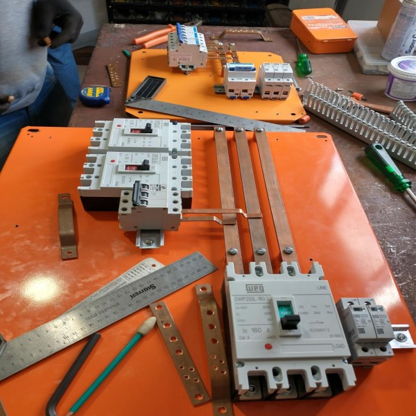 fornecedor de quadros elétricos