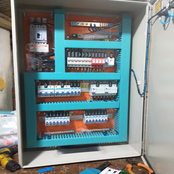 quadro de distribuição tipo industrial