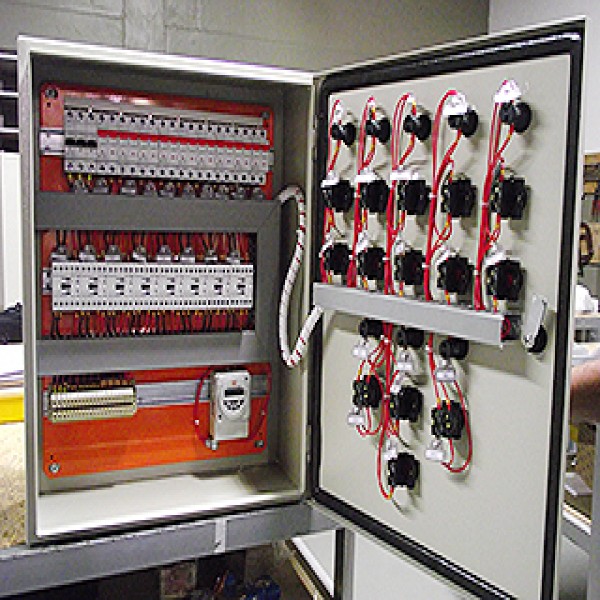 quadro de distribuição tipo industrial