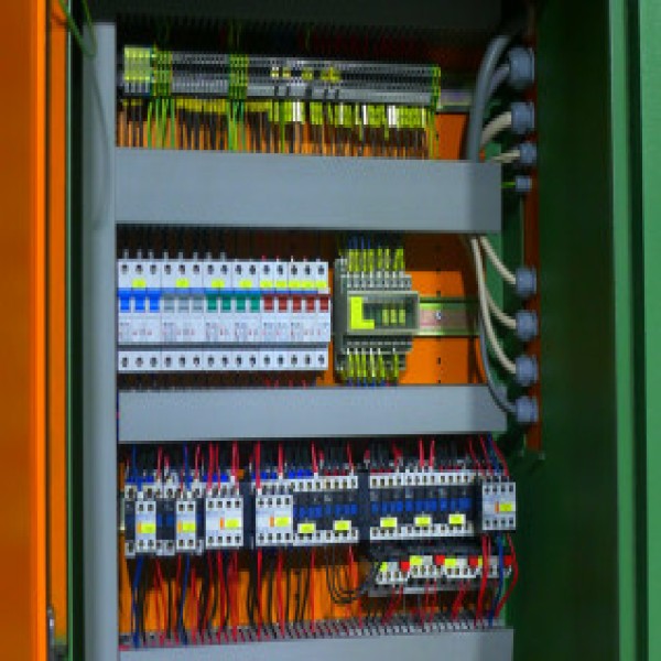 montagem de painéis elétricos