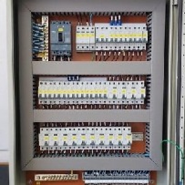 montagem de painéis elétricos