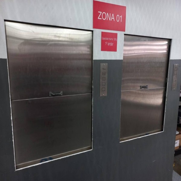 elevador de carga pequeno