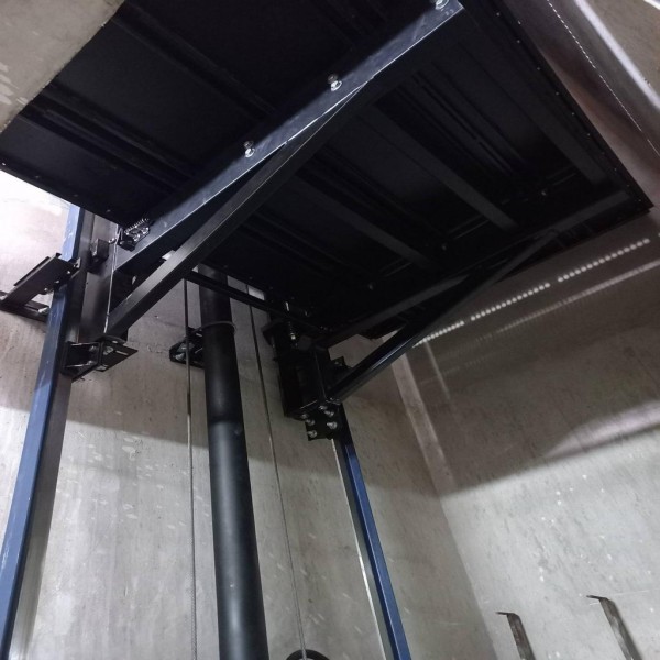 elevador monta carga