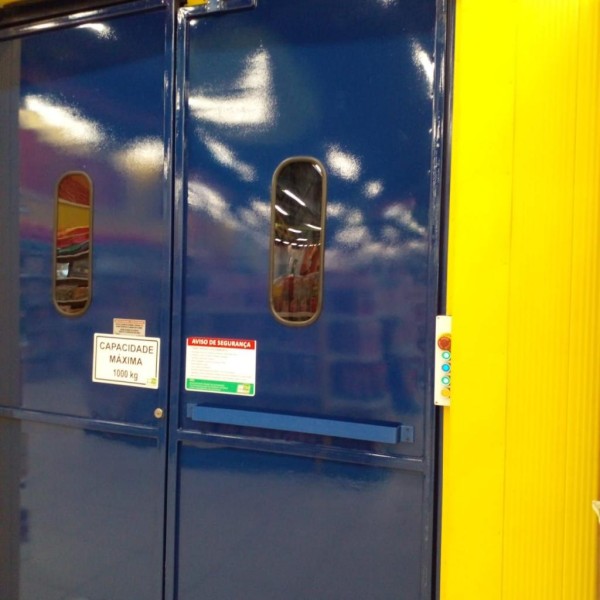 manutenção de elevador de carga industrial