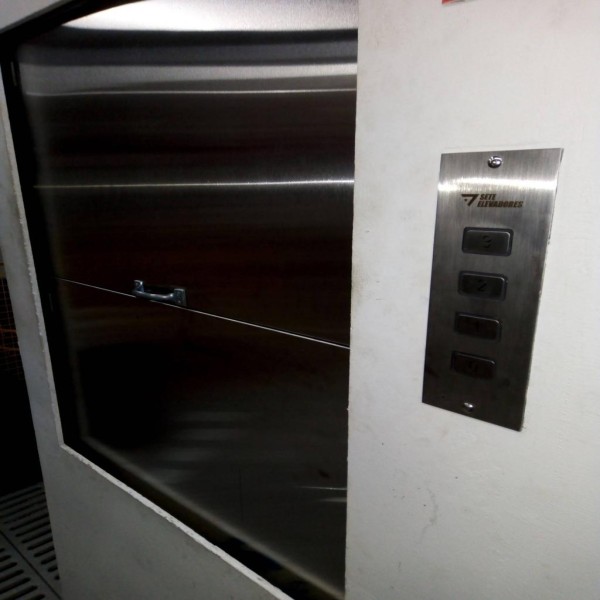 manutenção de elevadores monta-carga