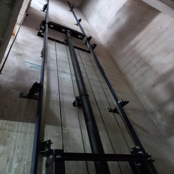 montagem e desmontagem de elevador de carga