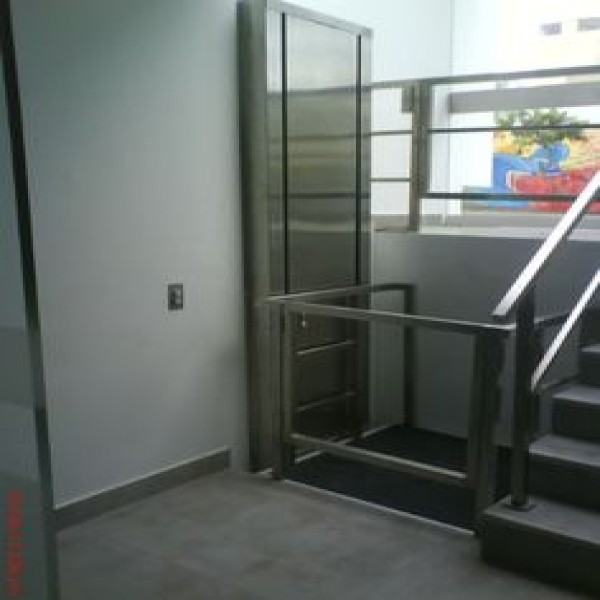 montagem e desmontagem de elevador de carga