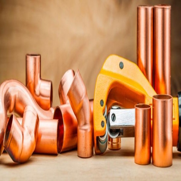 conexões e tubos de cobre