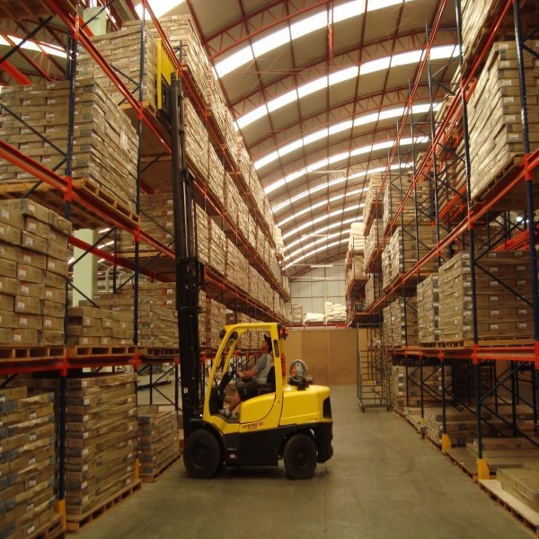 distribuidor de porta pallets