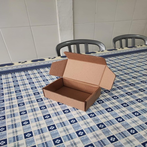 caixa correio papelão