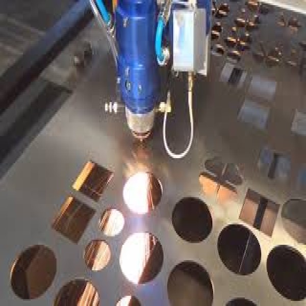 corte a laser de chapa de aço carbono