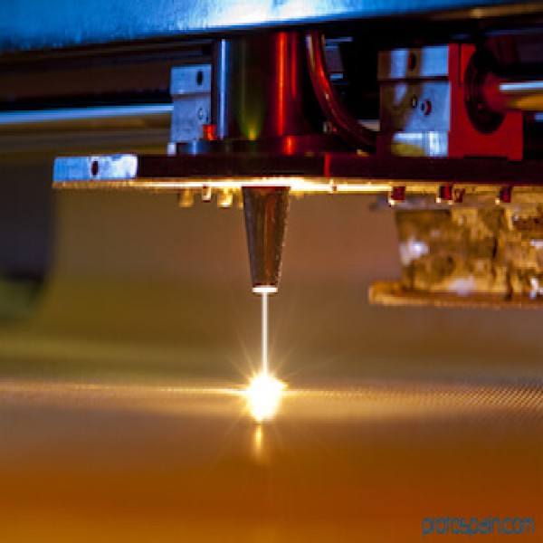 corte a laser em chapa de metal