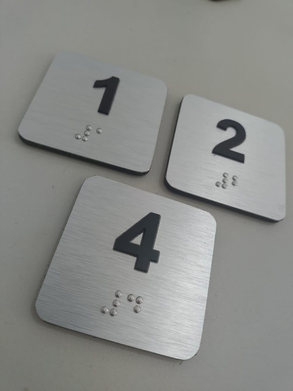 placa em braille para elevador