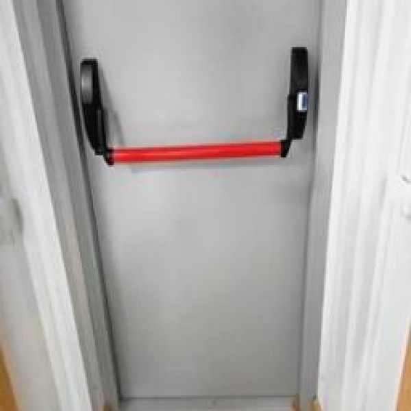 fechadura porta corta fogo com barra antipânico