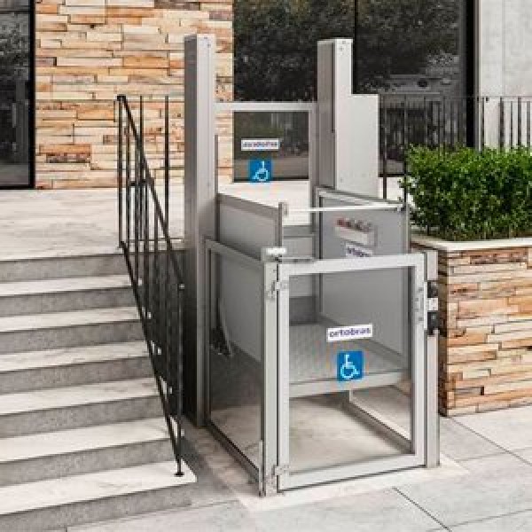 plataforma elevatória comercial