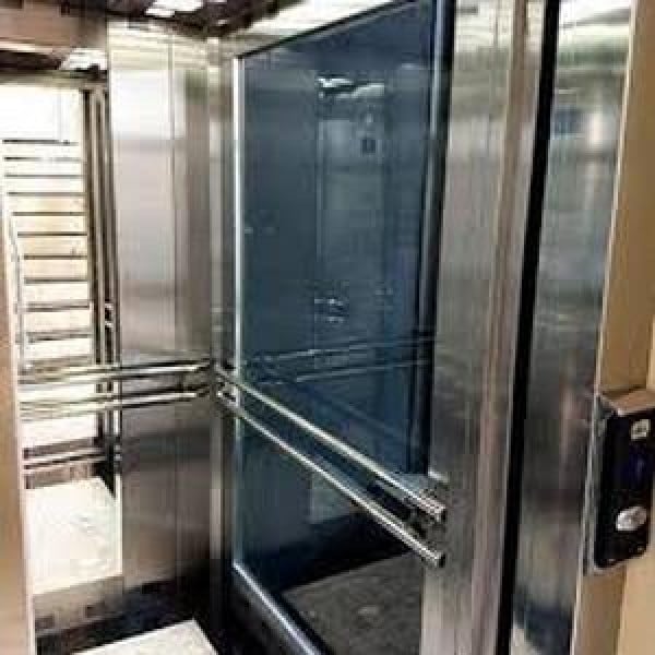 plataforma elevatória comercial
