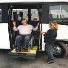 Plataforma para portadores de deficiências físicas para microônibus marksell