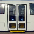 plataforma para portadores de deficiências físicas para micro-ônibus