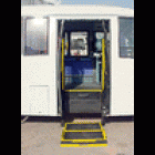 Plataforma para portadores de deficiências físicas para microônibus
