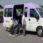 Plataforma veicular para cadeira de rodas