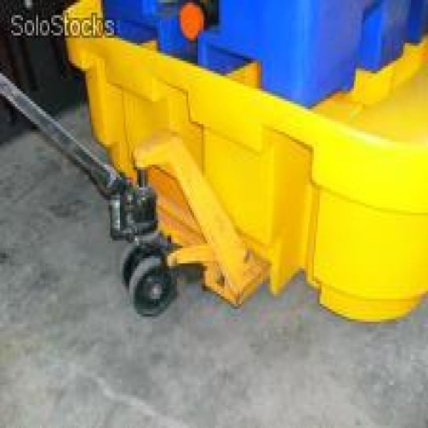 Pallet em polietileno com grade de 1000L