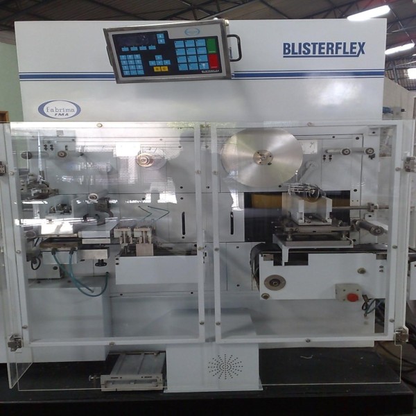 Máquina de emblistar medicamentos