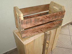 caixa de madeira com tampa