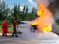 treinamento de combate a incêndio e primeiros socorros
