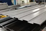 maquina de corte e dobra de chapa de aço