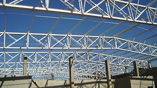 estrutura de telhado metálico