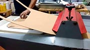 máquina que faz caixa de papelão