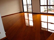 restauração de piso de madeira preço